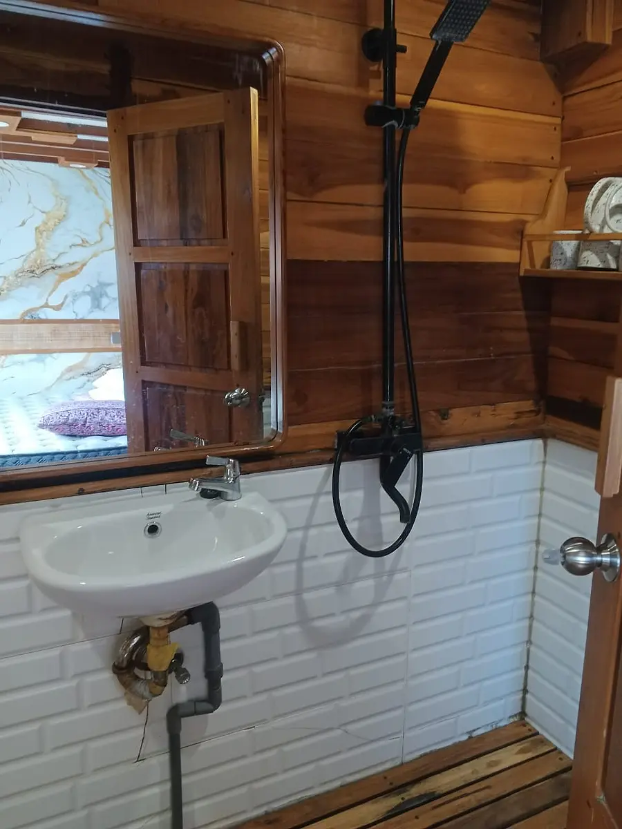 Grandis 1 & 2 - Deluxe Cabins - Image 1